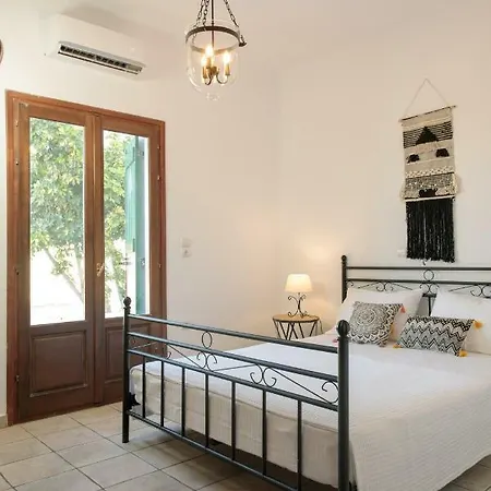 Paros Camares Sunwine